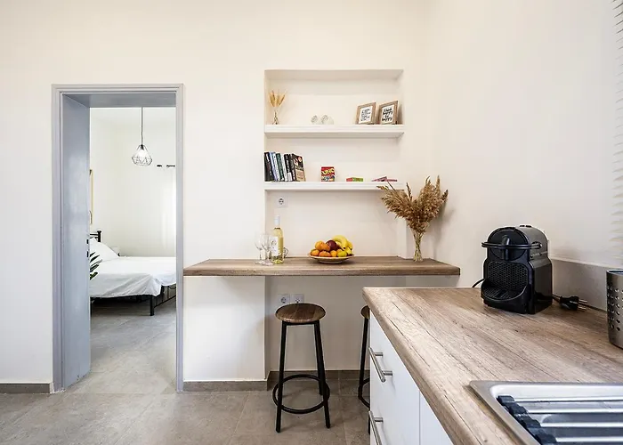 Coastal Elegance Suite 1-Min To The Beach